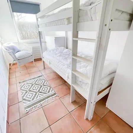 Gemuetlicher Bungalow In Natur Strand Naehe Sundhagen-Niederhof
